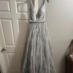 NEW Prom Dress / Formal Party Dress —- Gorgeous & NEW